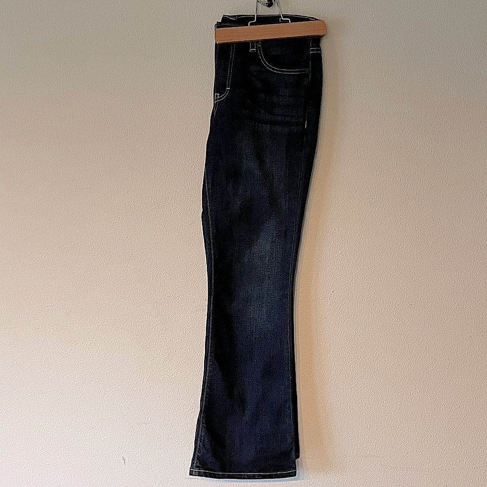 Never Worn Women’s Lucky Brand 🍀 Dark Wash Bootcut Jeans. Size 8/29.